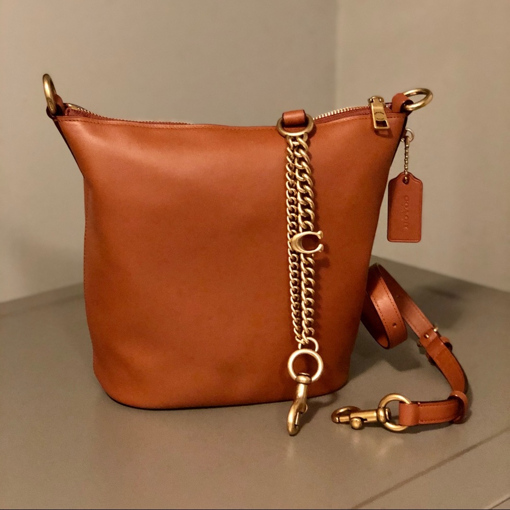 Coach signature chain duffle 21 in 1941 saddle.